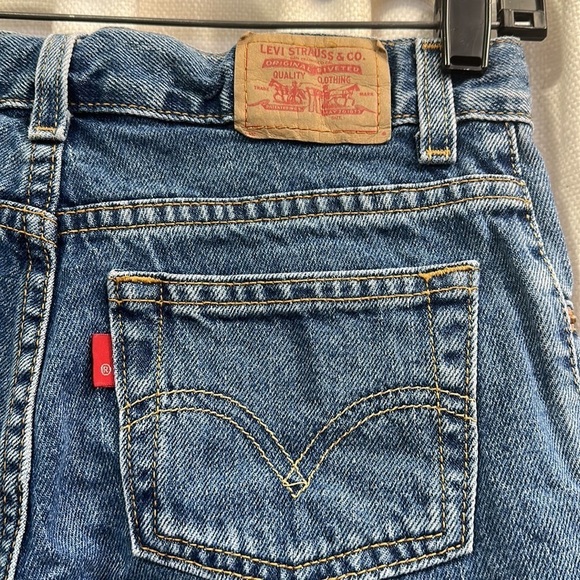 Vintage Levi’s Relaxed Fit Plus 100% Cotton Jean Shorts Size 10.5 - Picture 4 of 5